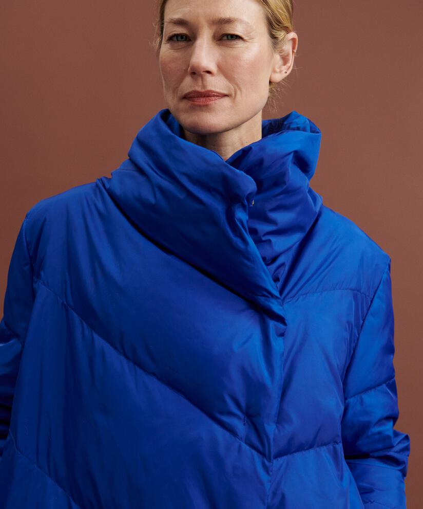 Tulla Down Coat, Surf the web