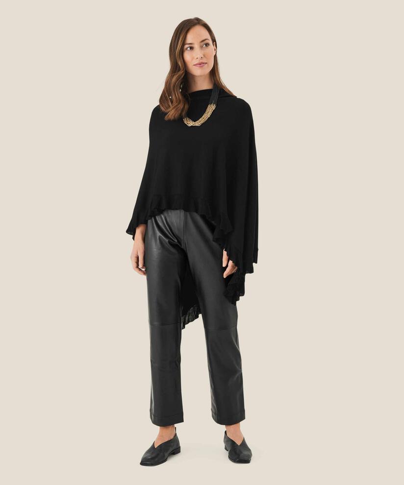 Farah Poncho, Black
