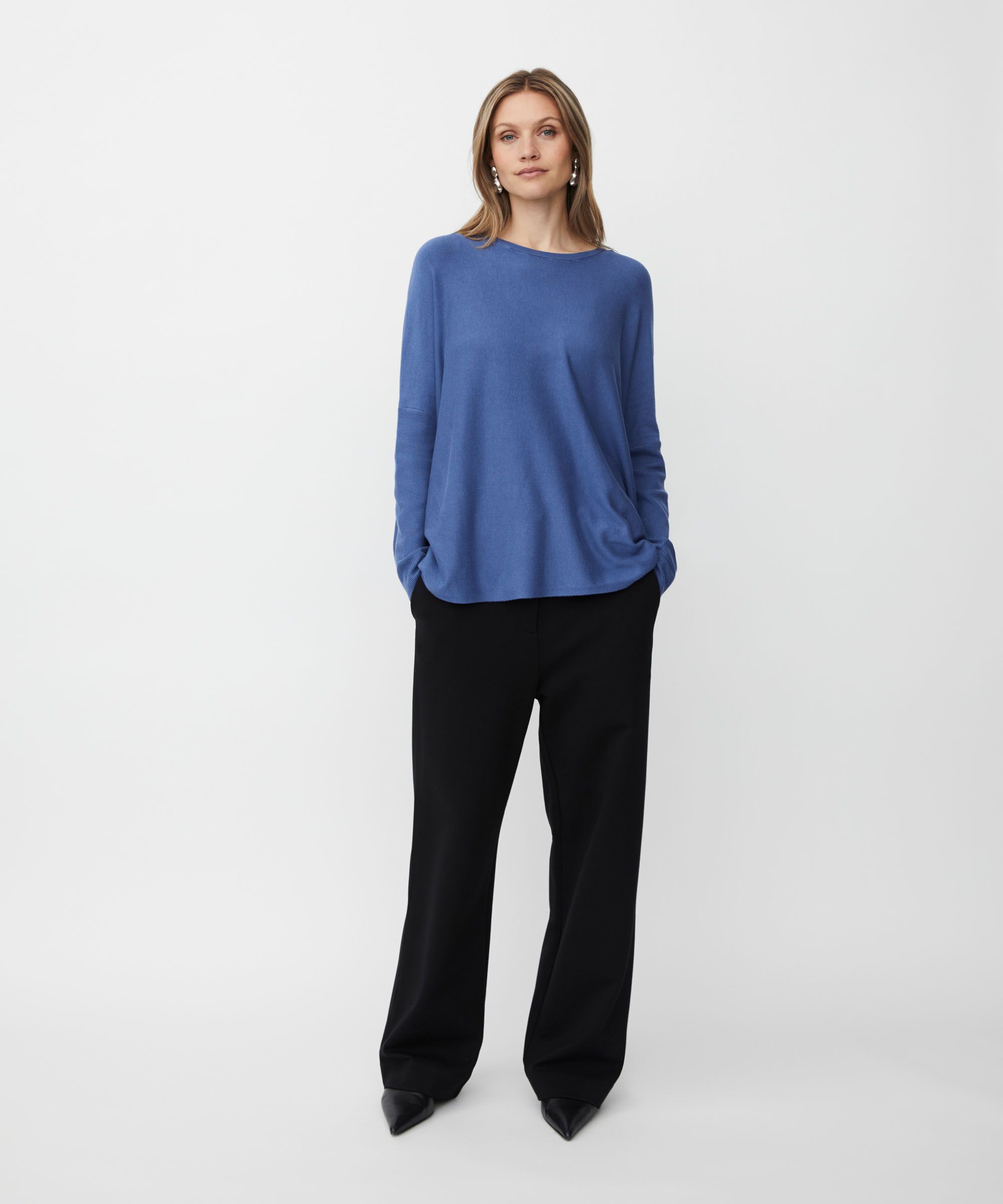 Fanasi Jumper, Bijou Blue