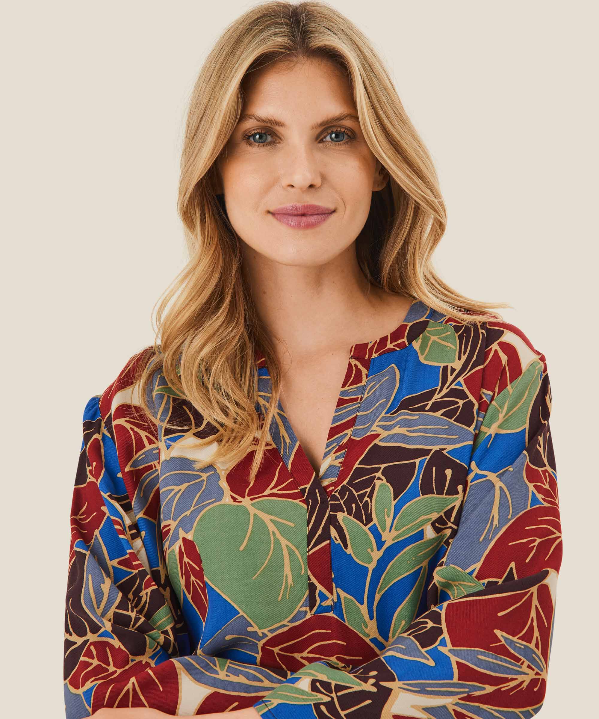 Gali Tunic, Surf the web