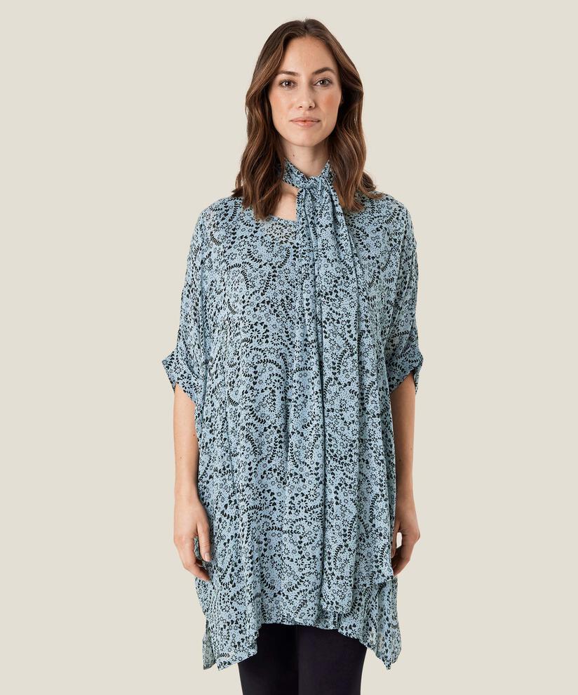 Along Scarf, Ashley Blue