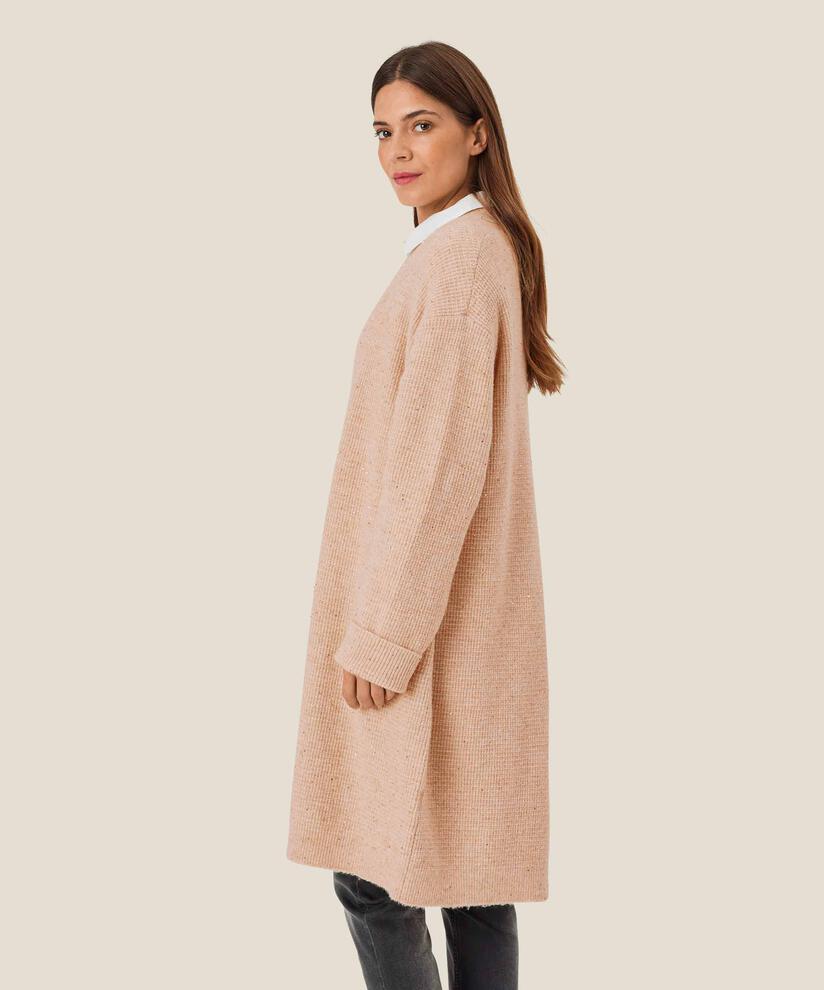Lianna Cardigan, Bisquit