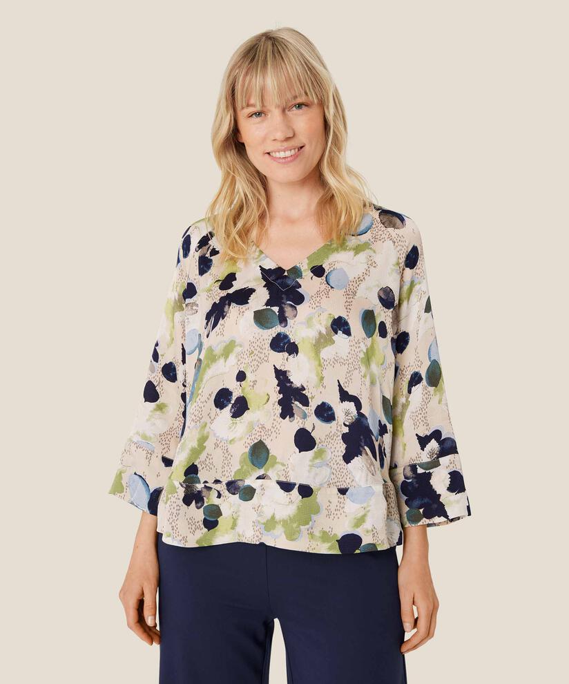 Benika Blouse, Fog