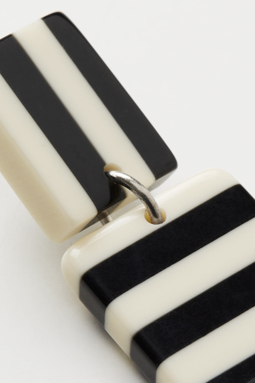 RENITTA EARRINGS, Black