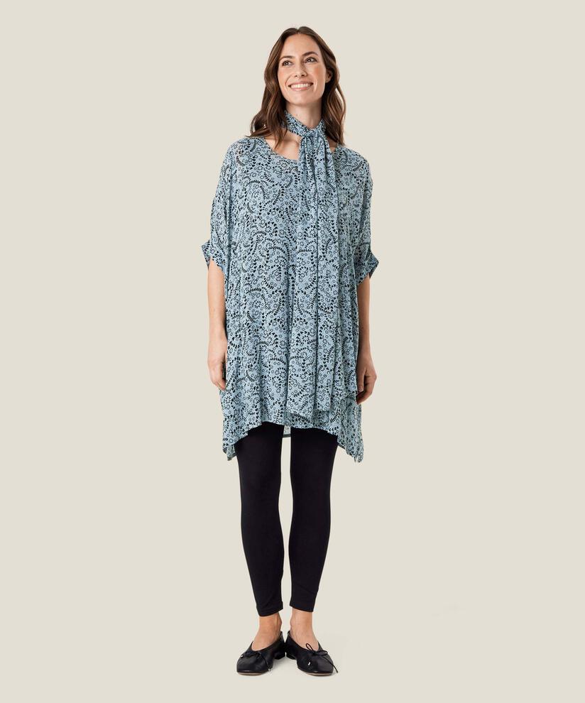 Along Scarf, Ashley Blue