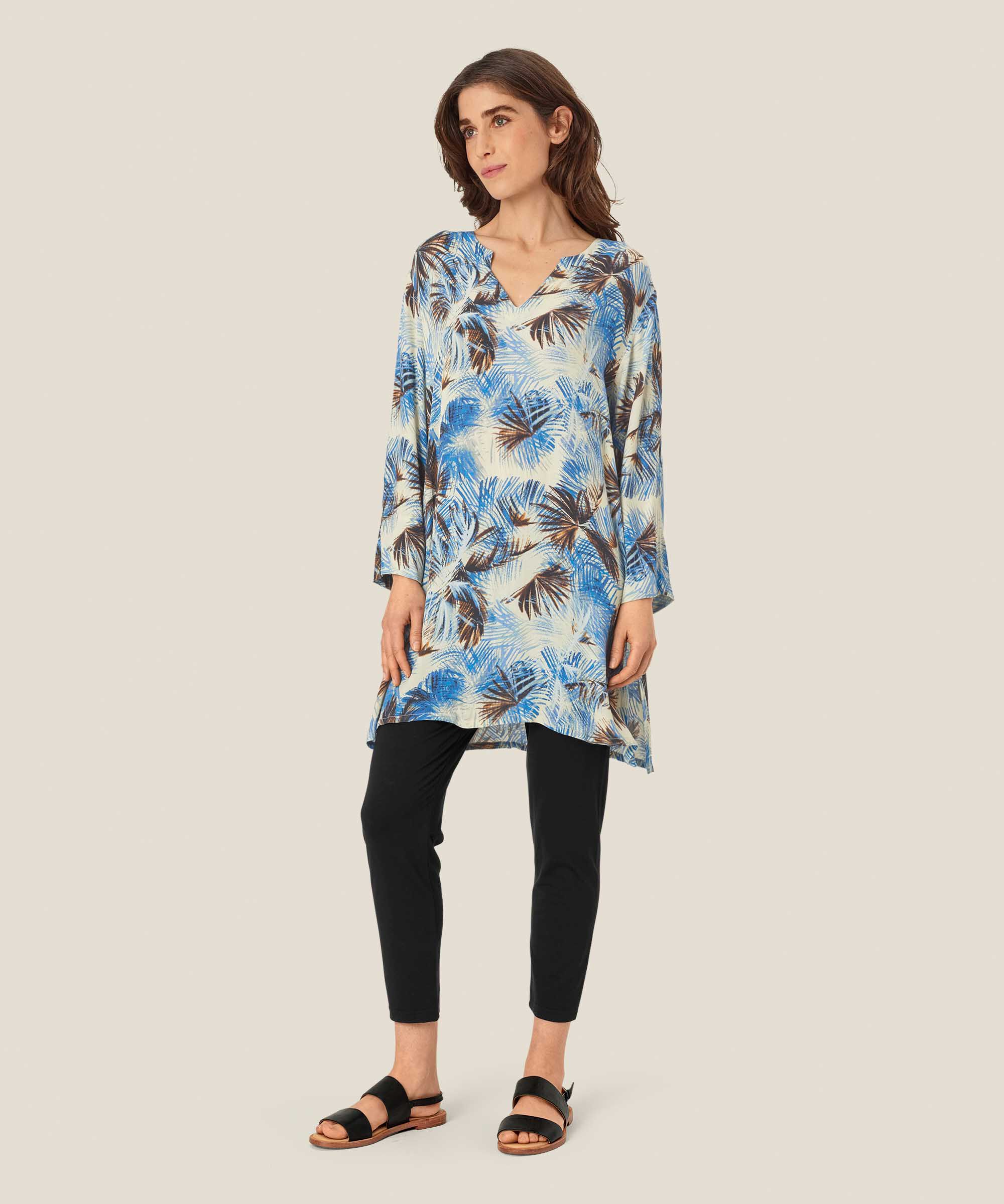 Gaine Tunic, Della Blue