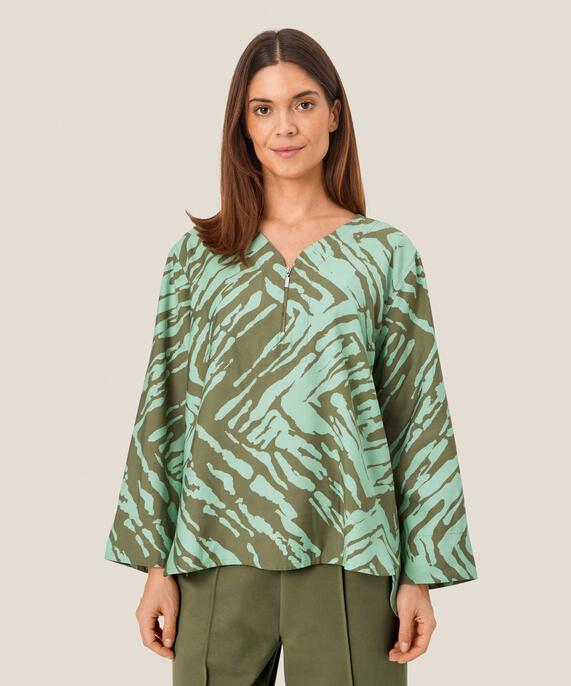 Drean Blouse, D. Lichen Green