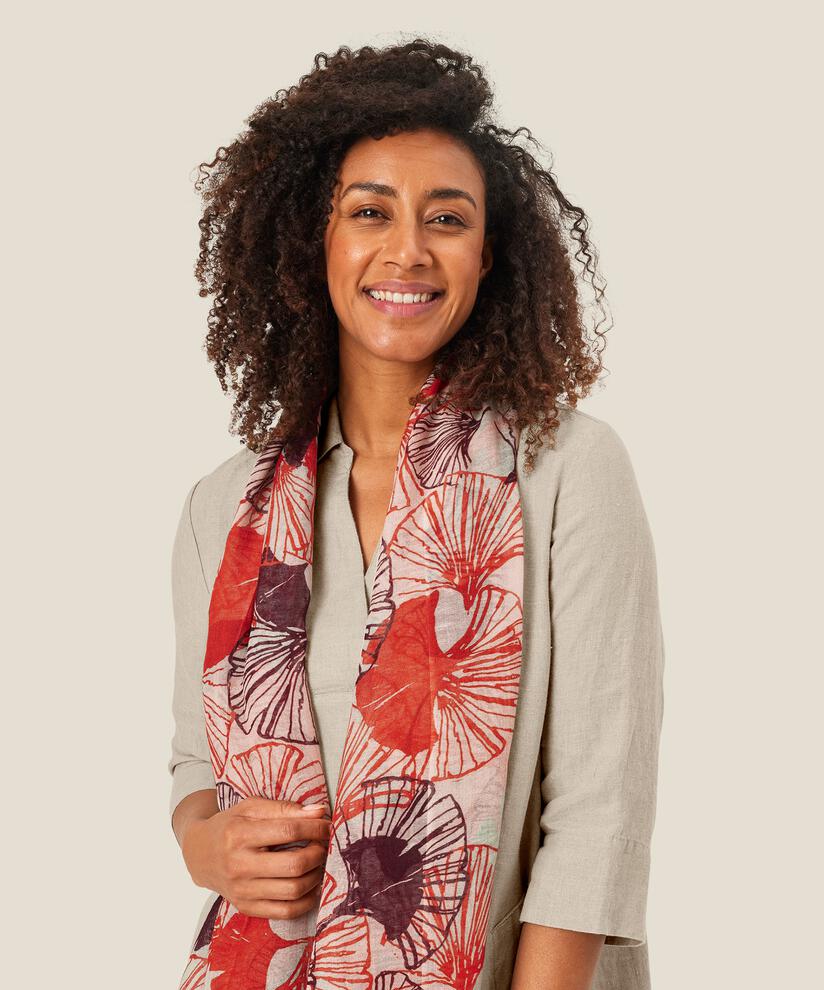 Adelelia Scarf, Poinciana