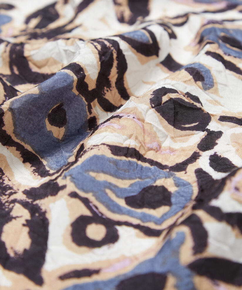 ALONG SCARF, Tannin