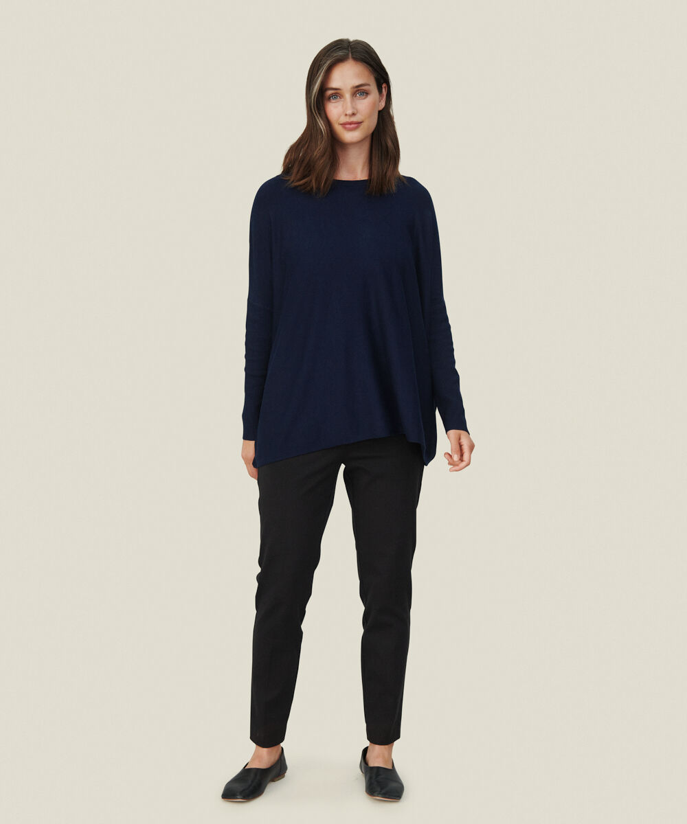 Fanasi Jumper, Navy