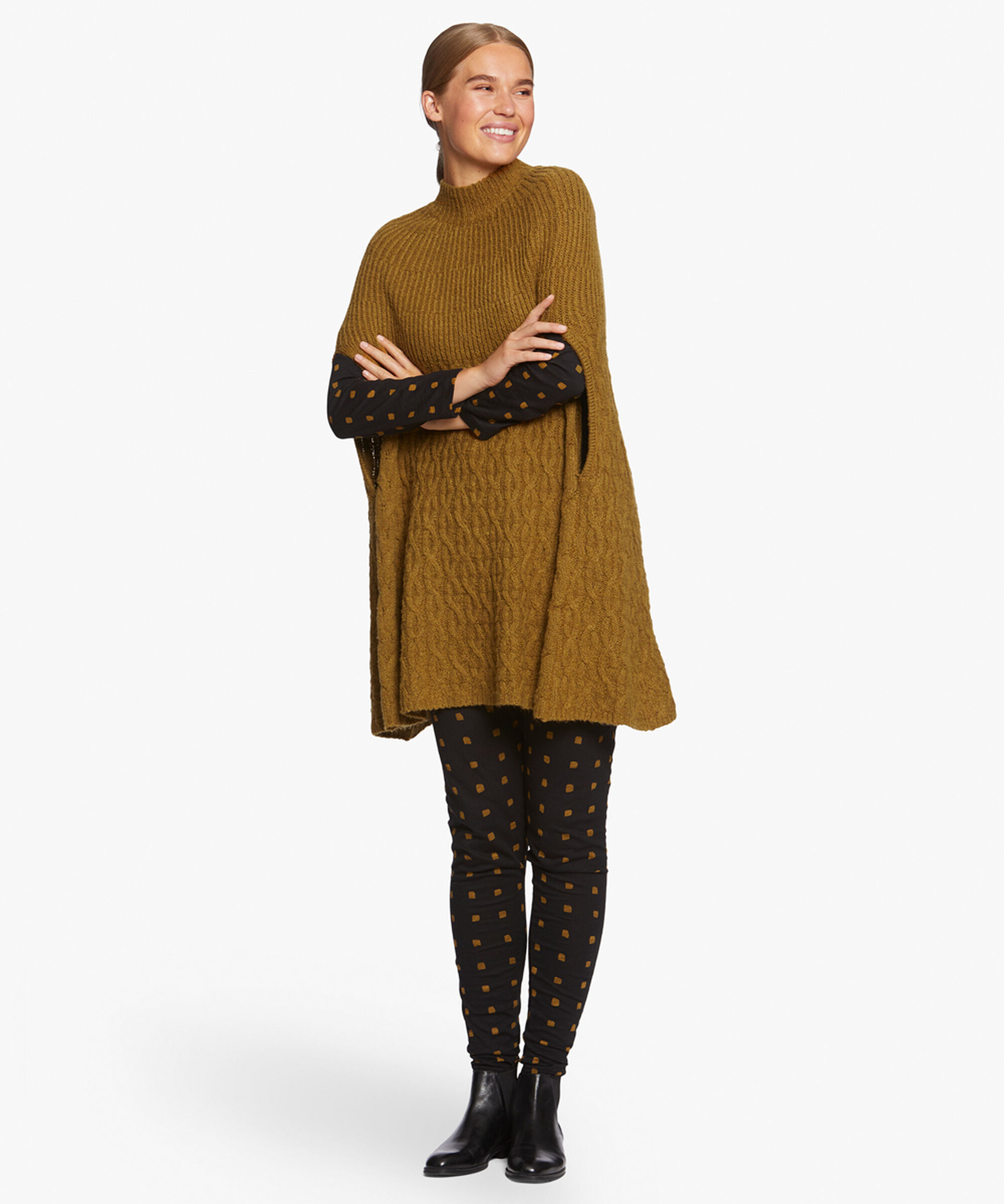 LORELEI PONCHO, Tapenade