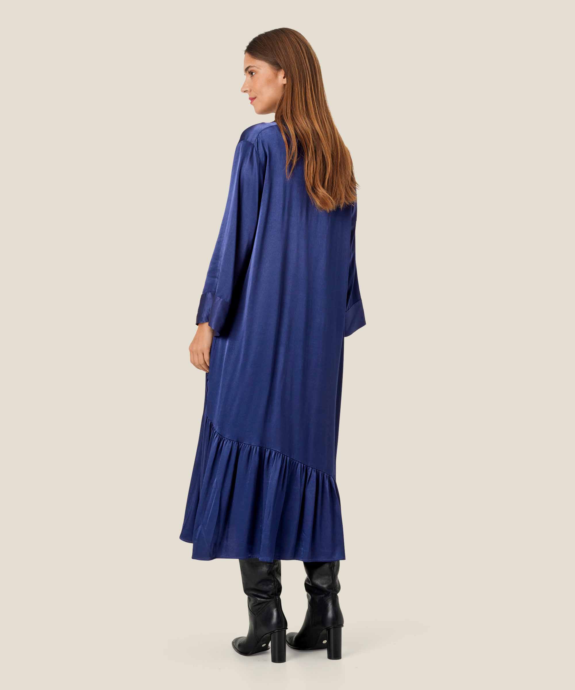 Obert Dress, Medieval blue