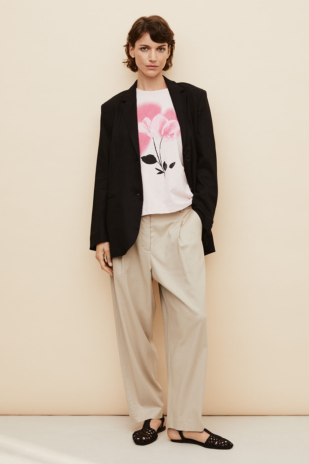 Jaxus Blazer - Black, Doreann JERSEY Top - Primrose, Philadelphia Trousers - Natural