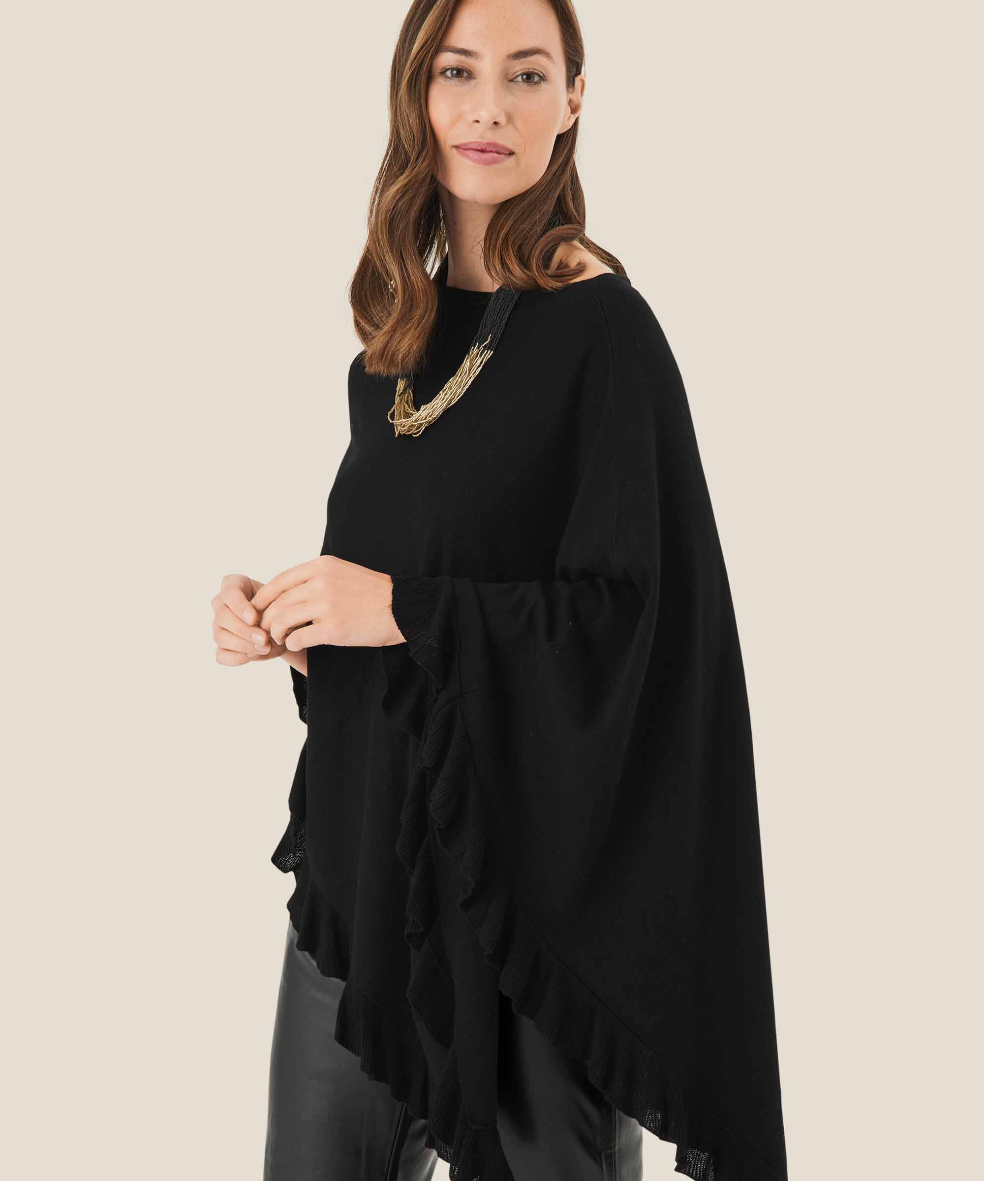 Farah Poncho, Black
