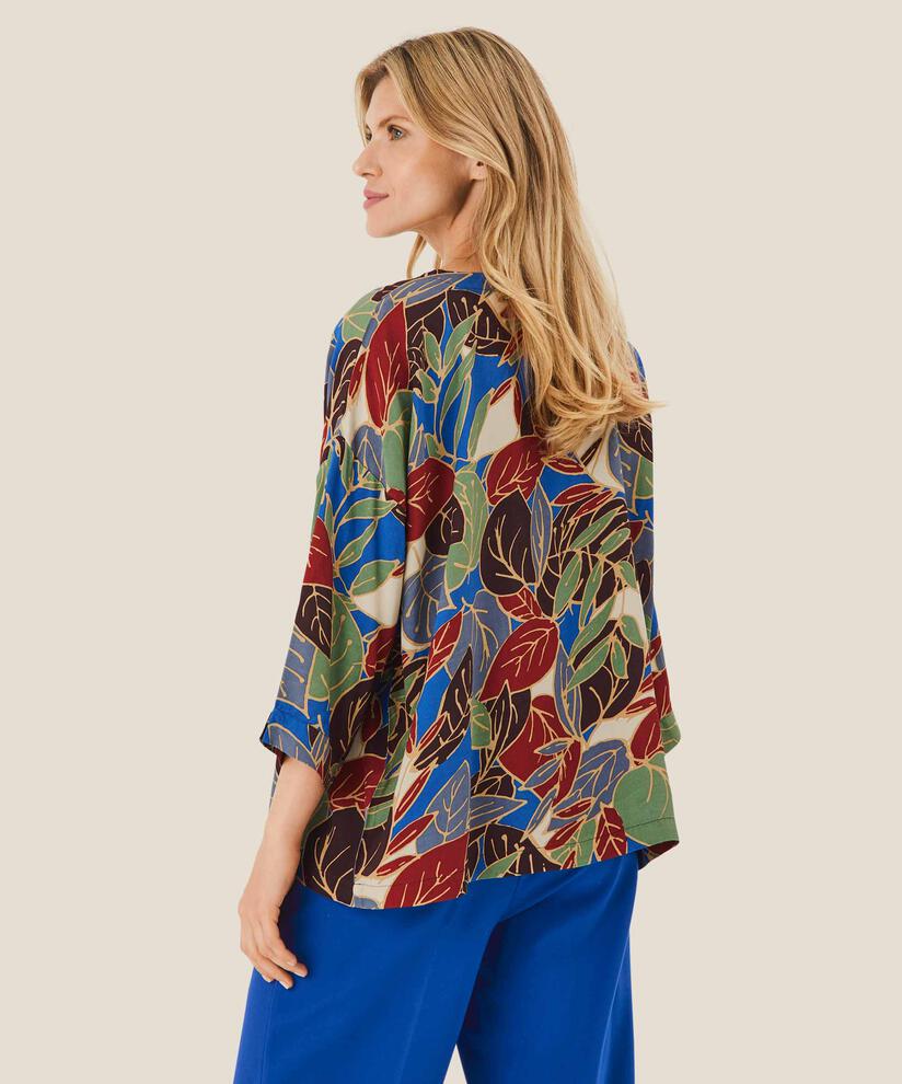 Becca Blouse, Surf the web